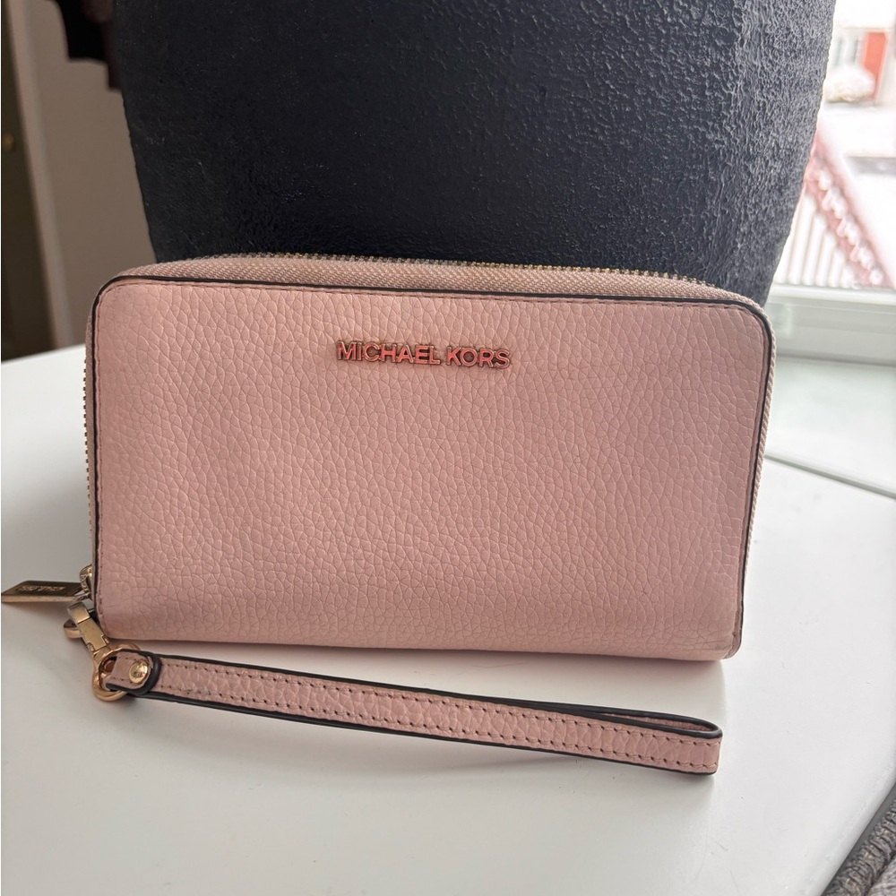 Michael Kors Blush Pink Wristlet